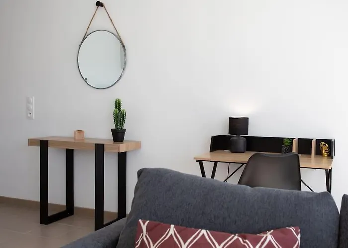 L17 Arenas Suite 3 Balconies 5Mins To The Sea